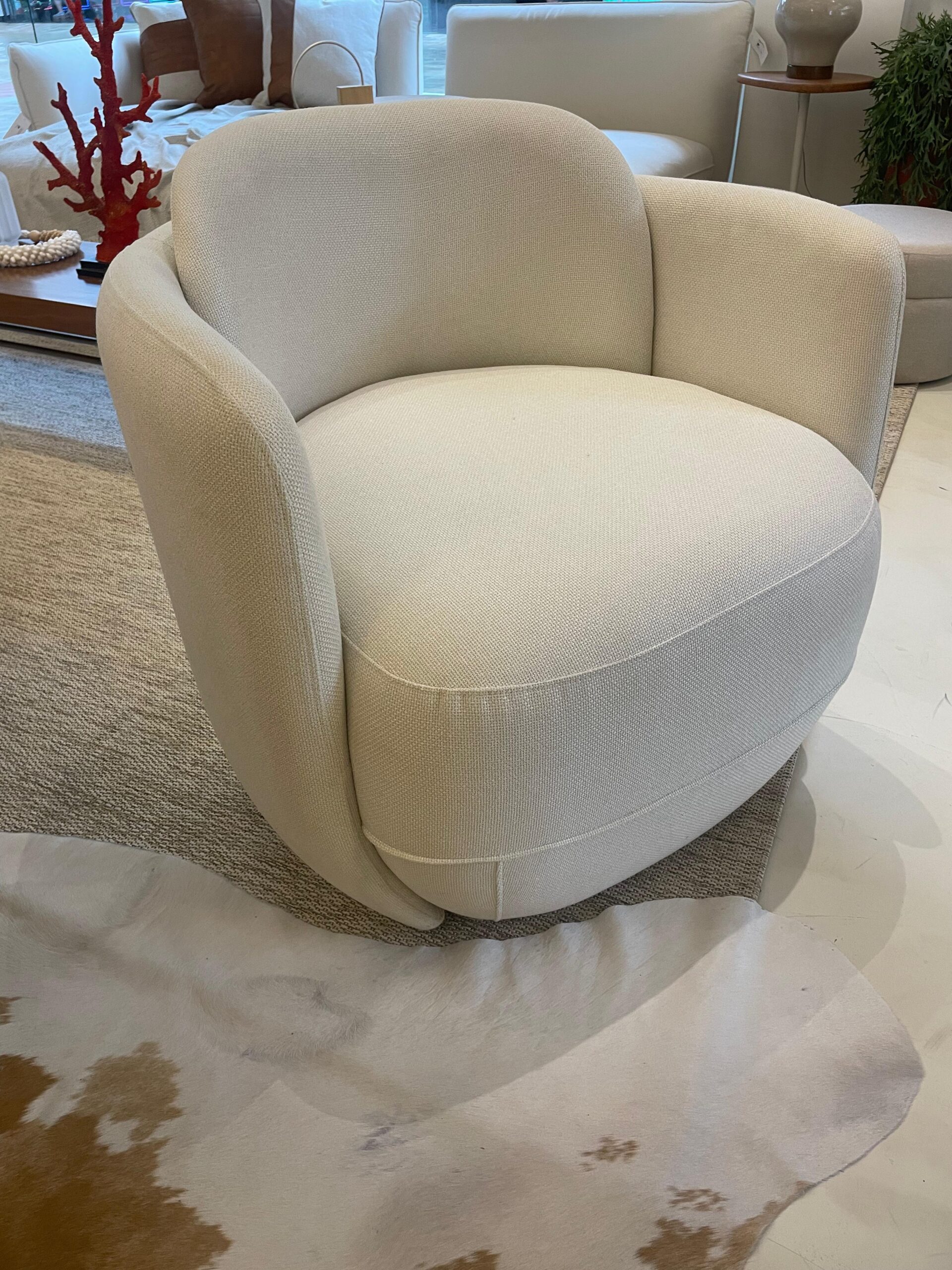 original.jpeg 1038 MOD.POLTRONA GIRATORIA VESTITA 0,75 BR.ESQ/DIR. TC - 1038 VIENA 05 - Imagem 1