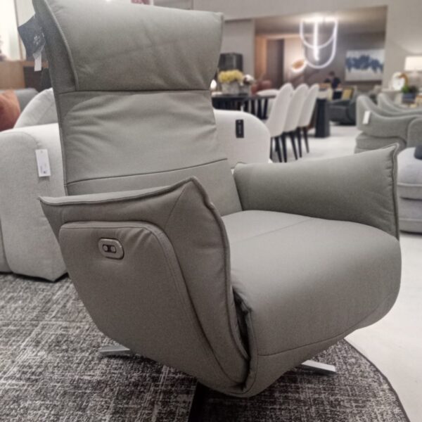 POLTRONA LARA AUTOMÁTICA EM COURO BAMBU