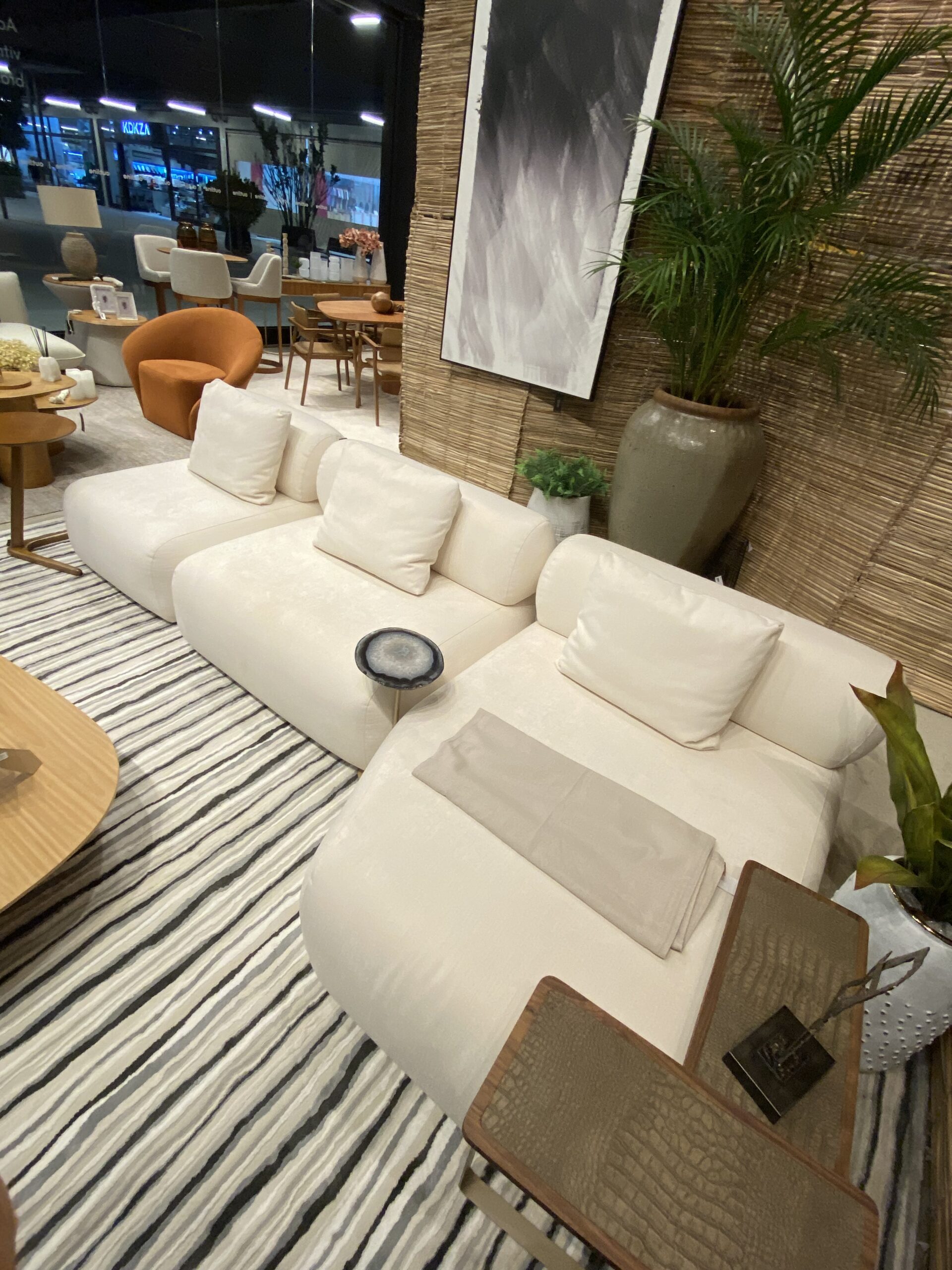 original.jpeg ESTOFADO PALERMO TRI PARTIDO TEC 15880 330X150X45 - Imagem 1