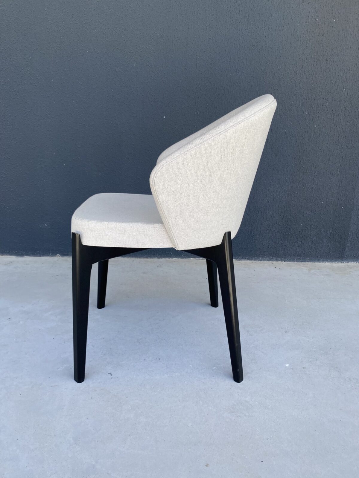 CADEIRA GLAM BASE PT TEC I408 58X58X83 - Imagem 2