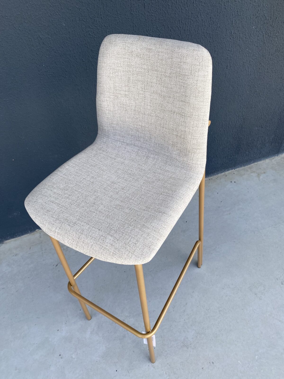 BANQUETA 72 G PT DOURADO C250 - Imagem 2