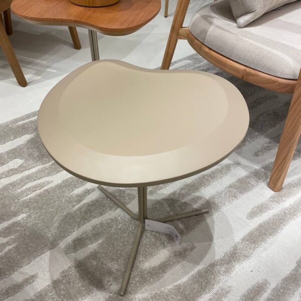 MESA LATERAL HILST 40X40X44 BASE CAPUCCINO TAMPO CAMURCA