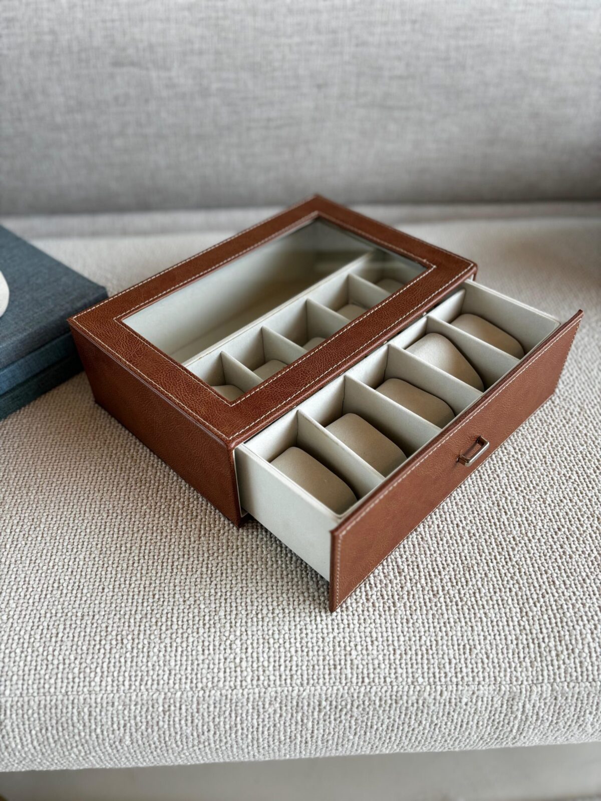 PORTA JOIA DE COURO MARROM 20X30X10 - Imagem 2