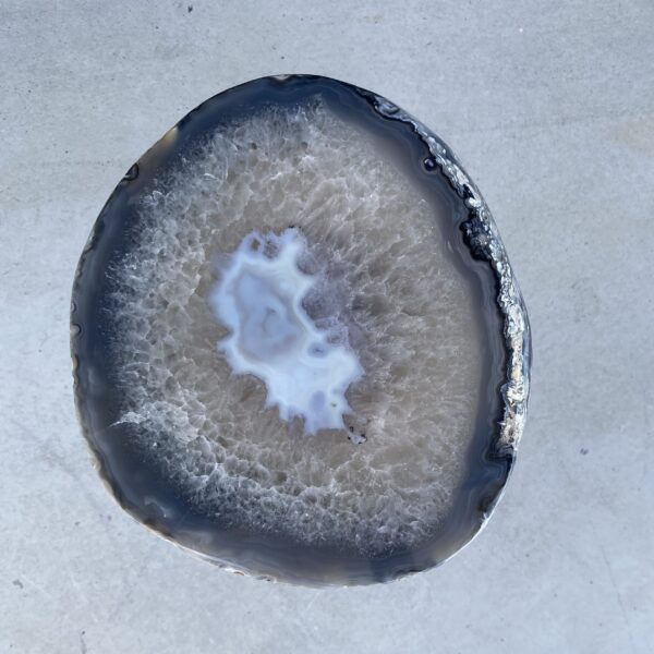 MESA CINZEL ALTA BASE DOURADA TAMPO PEDRA NATURAL