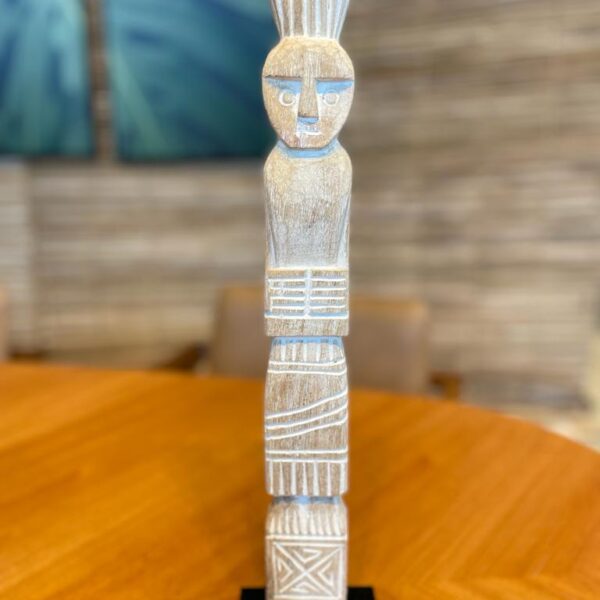 ESCULTURA DE MADEIRA TOTEM G