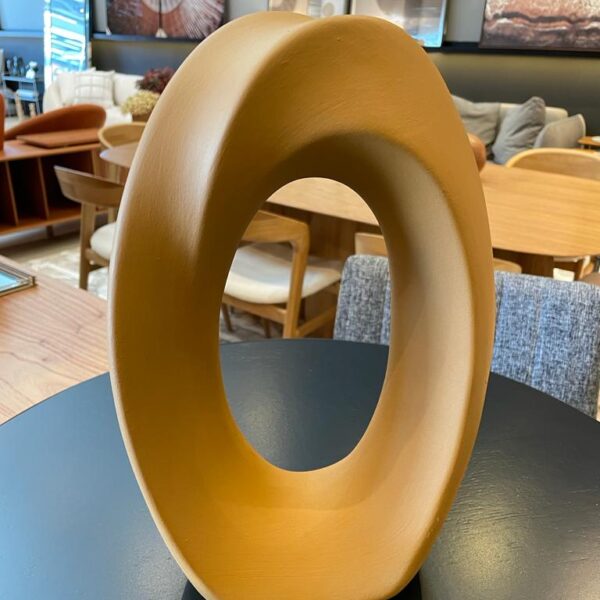 ESCULTURA CERAM. CARAMELO