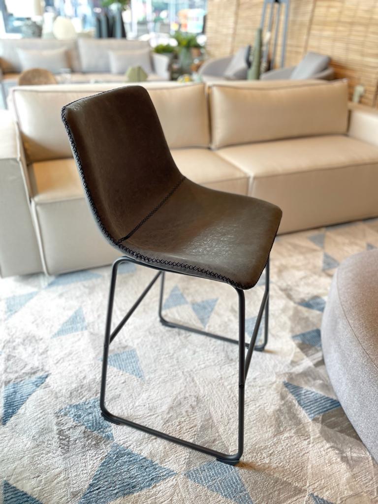 original.jpeg BANQUETA BRUSQUE ASS:65CM - PRETA - Imagem 1