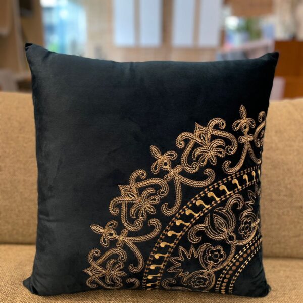 ALMOFADA EM VEL MARINHO C/BORDADO