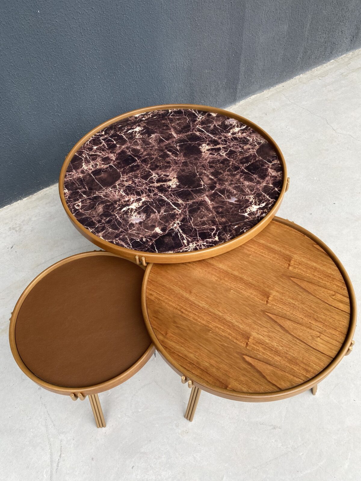 MESA DE CENTRO EOS BASE DOU TP AMEND VD MARMORIZADO 80X80X45 - Imagem 2