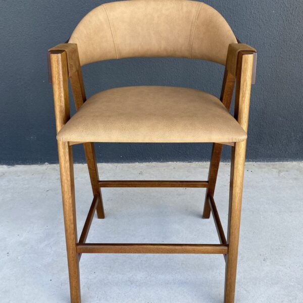 BANQUETA CORDA BASE IMBUIA TEC K564 CORDA MARROM 58X47X95