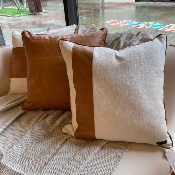 ALMOFADA LINHO E COURO REPS 50X50 REF 3305