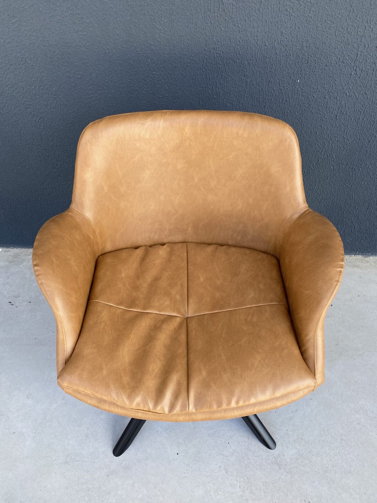 POLTRONA ESTELA BASE GIRA PRETO TEC K563 - Imagem 2