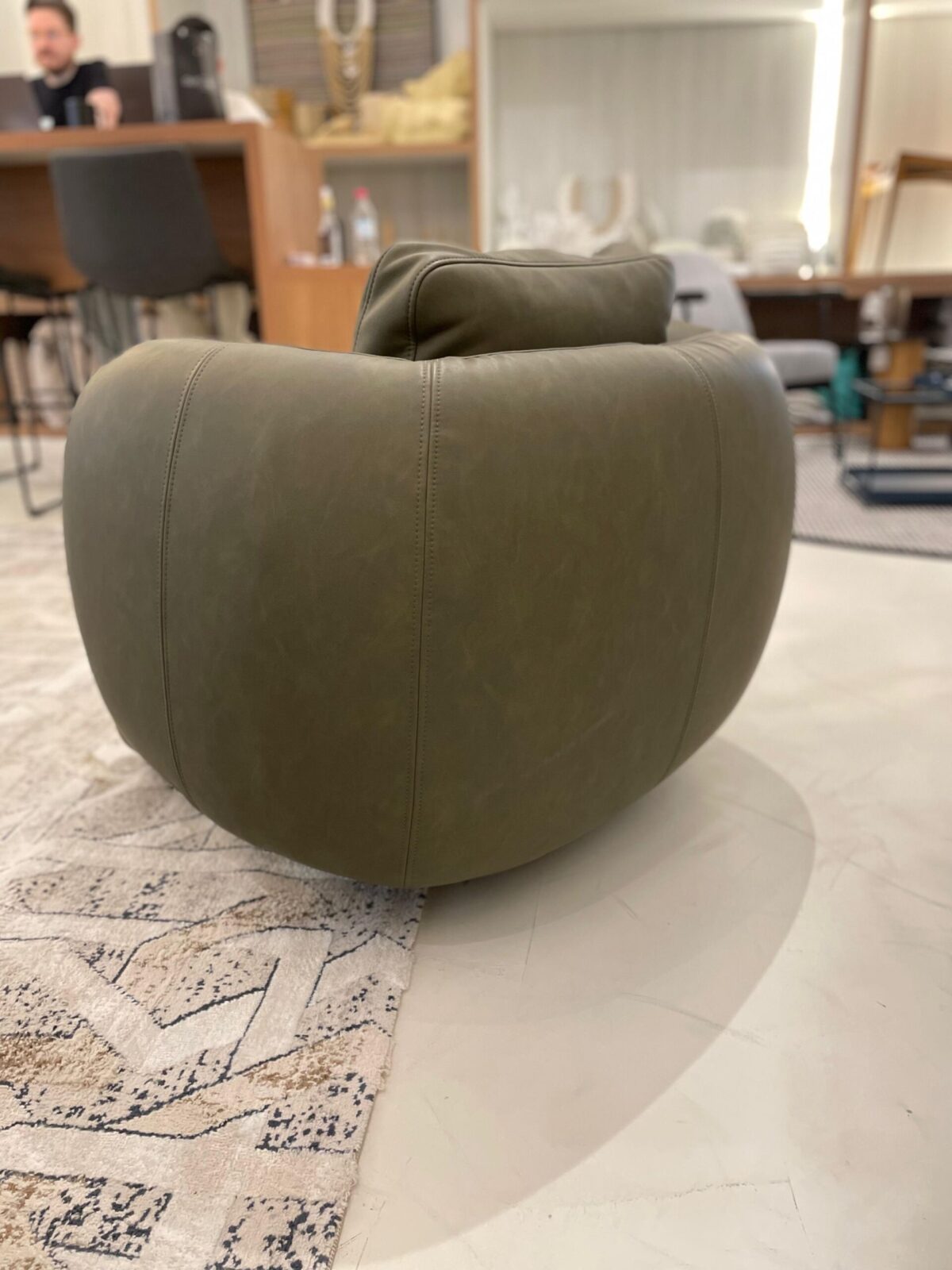 POLTRONA AMORA GIRO SB 90 X 85 X 70 - Imagem 2