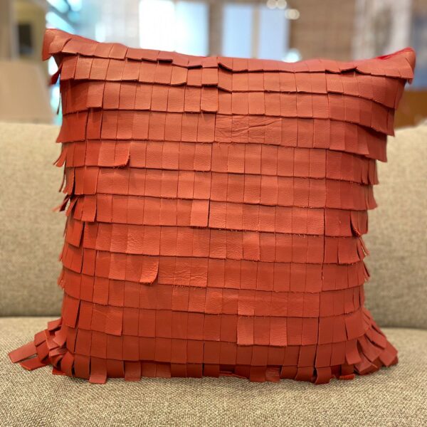 ALMOFADA COURO NATURAL VERMELHO TRESSE MOD 4