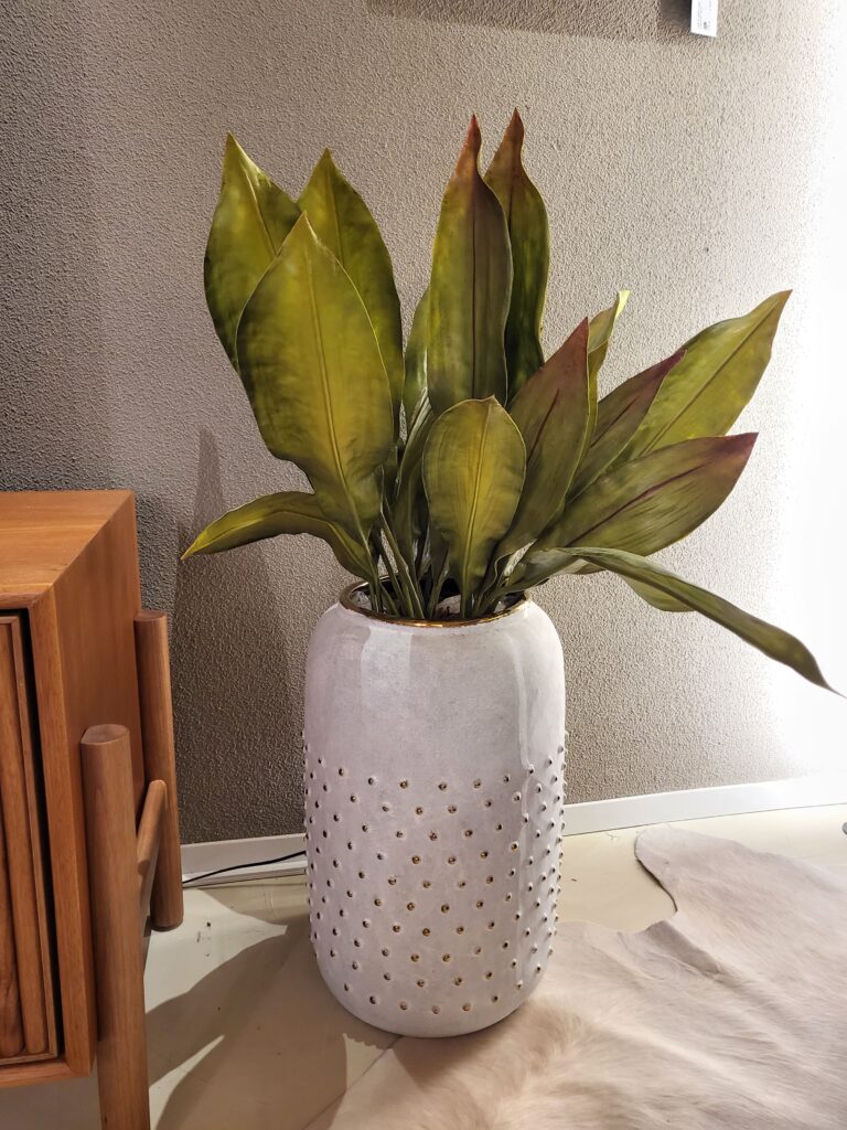 Vaso Ceremica Branco e Dourado
