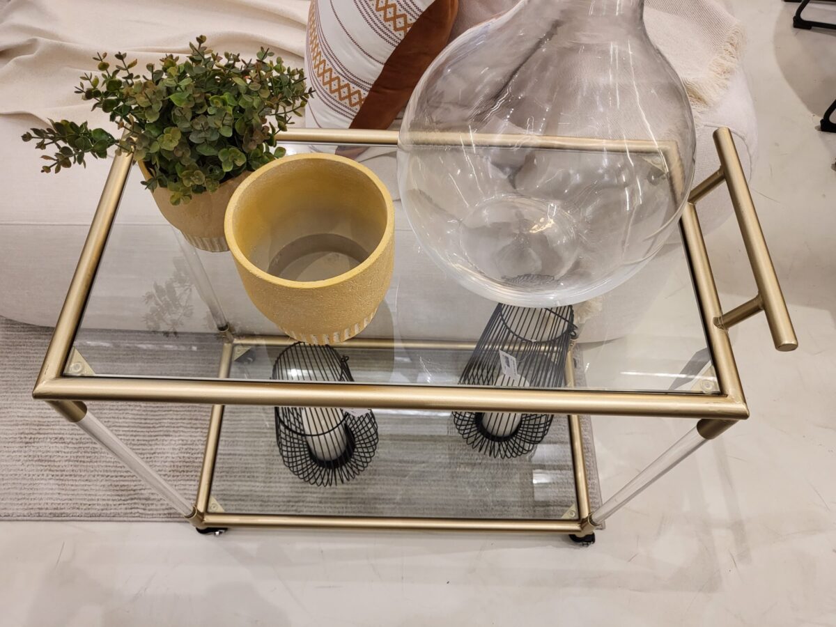 CARRINHO BAR METAL DOURADO COM ACRILICO 56X40X80 - Imagem 2