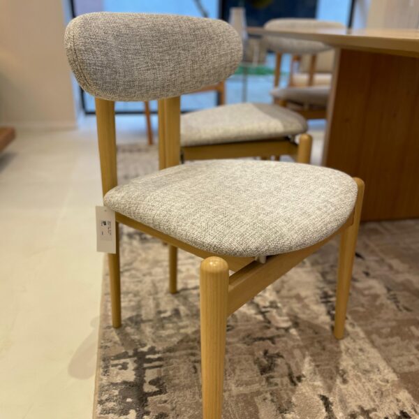 CADEIRA MID DETALHE COURO 014 BASE PALHA TEC A01 56X56X80