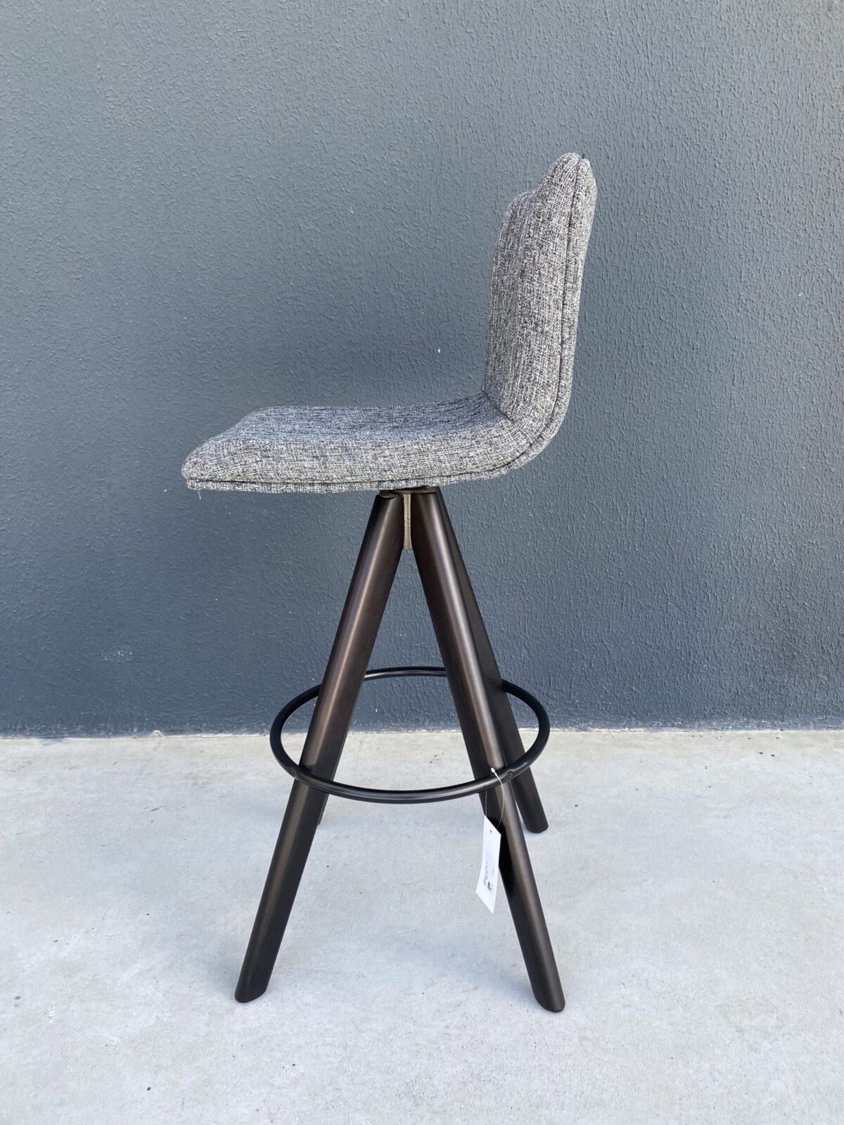 BANQUETA 61 SUSANE GIRO G EBANO B99 - Imagem 4