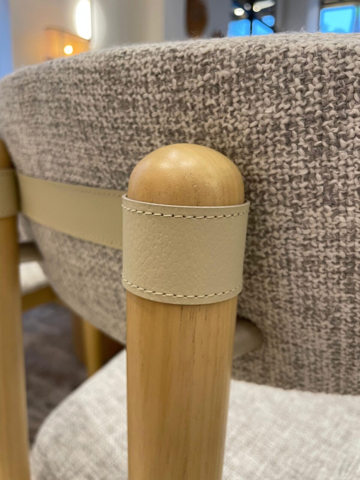 CADEIRA MID DETALHE COURO 014 BASE PALHA TEC A01 56X56X80 - Imagem 4