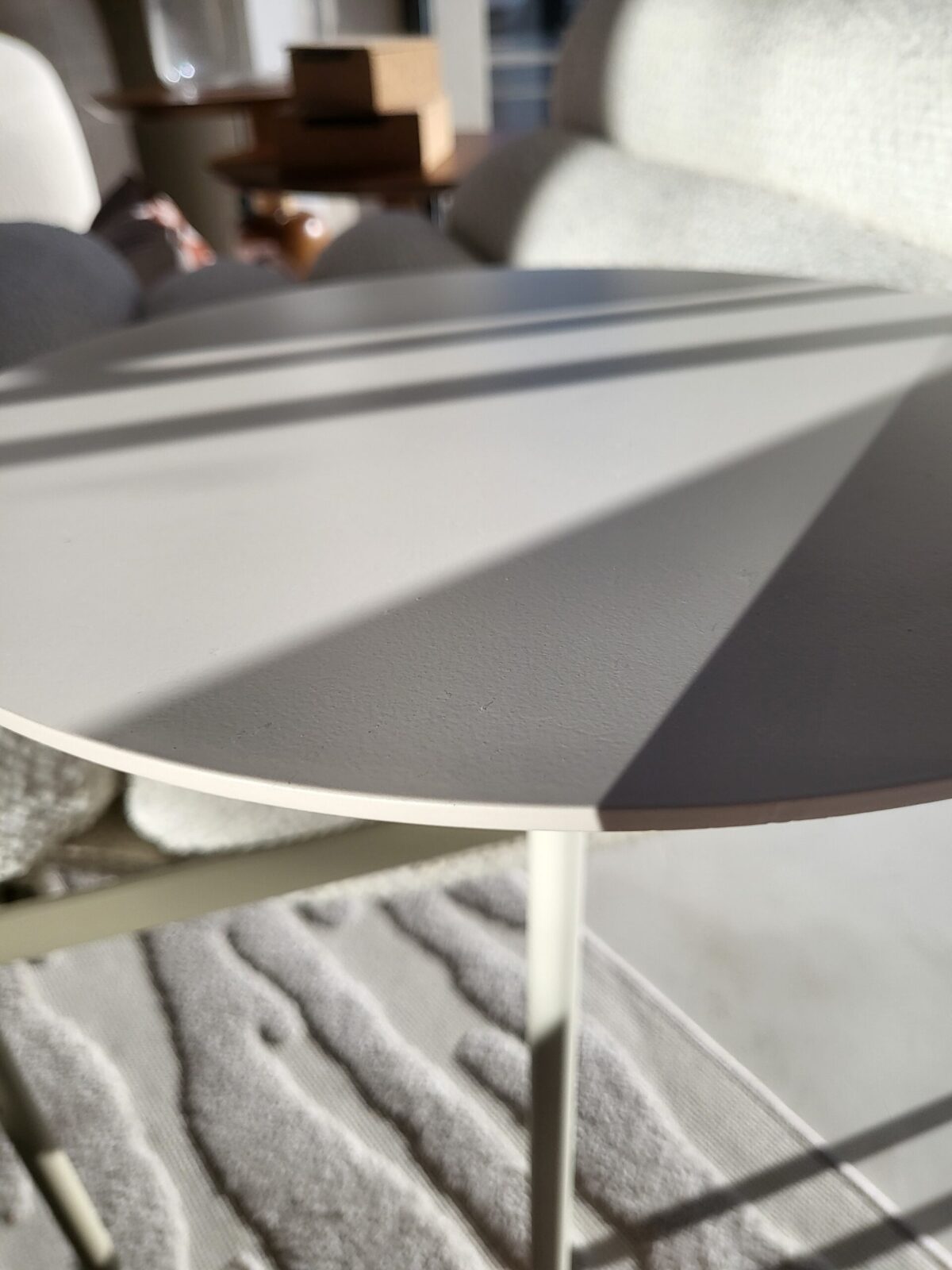 MESA FLUTUANTE ALUMINIO BASE PEDRA CALCITA LARANJA 60X26 CM - Imagem 2