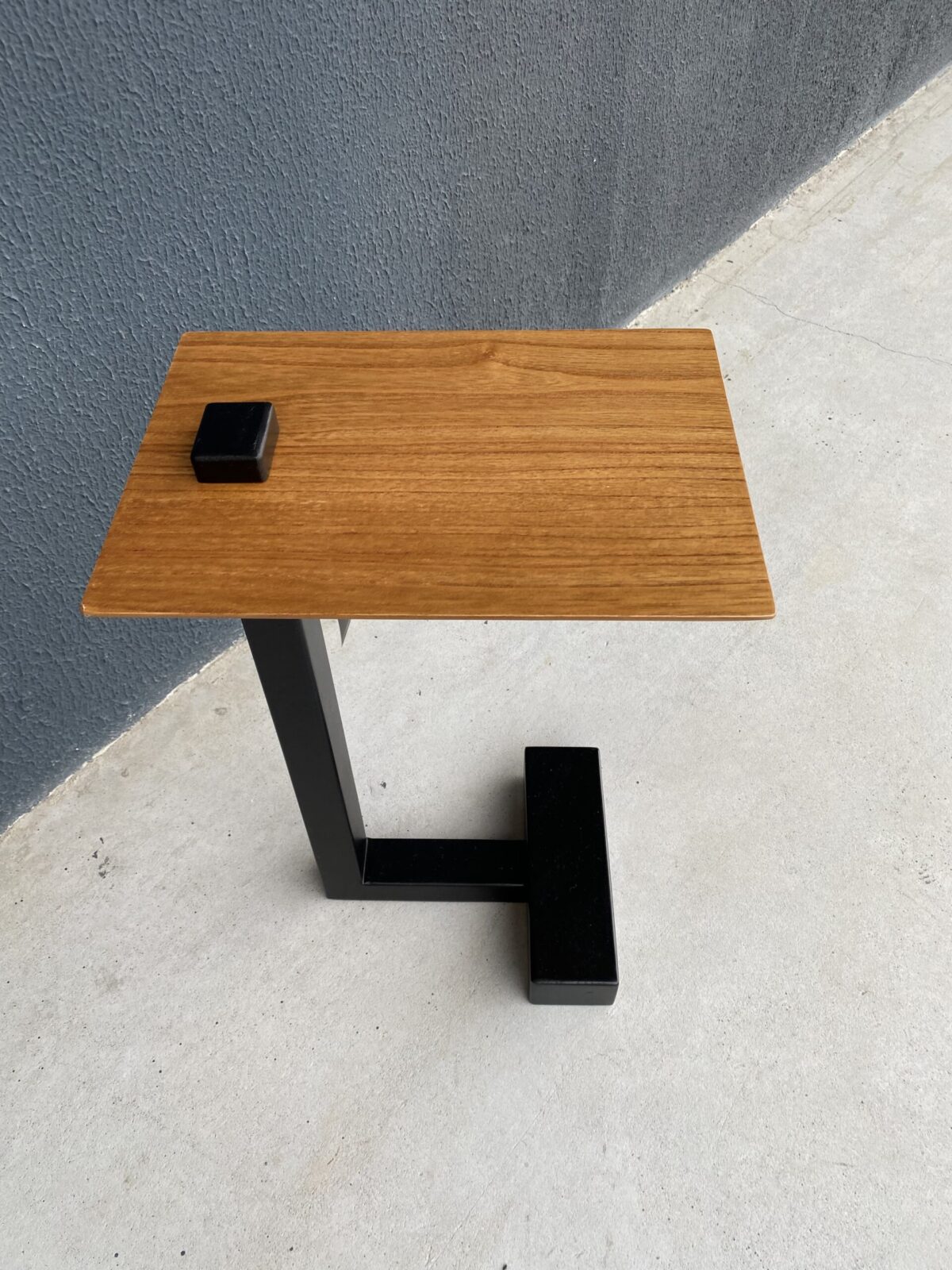 MESA DE CENTRO MALHA METAL CHAMP TAMPO FENDI 55X25X35 - Imagem 3