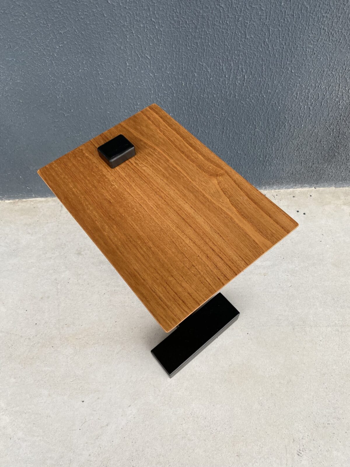 MESA DE CENTRO MALHA METAL CHAMP TAMPO FENDI 55X25X35 - Imagem 4