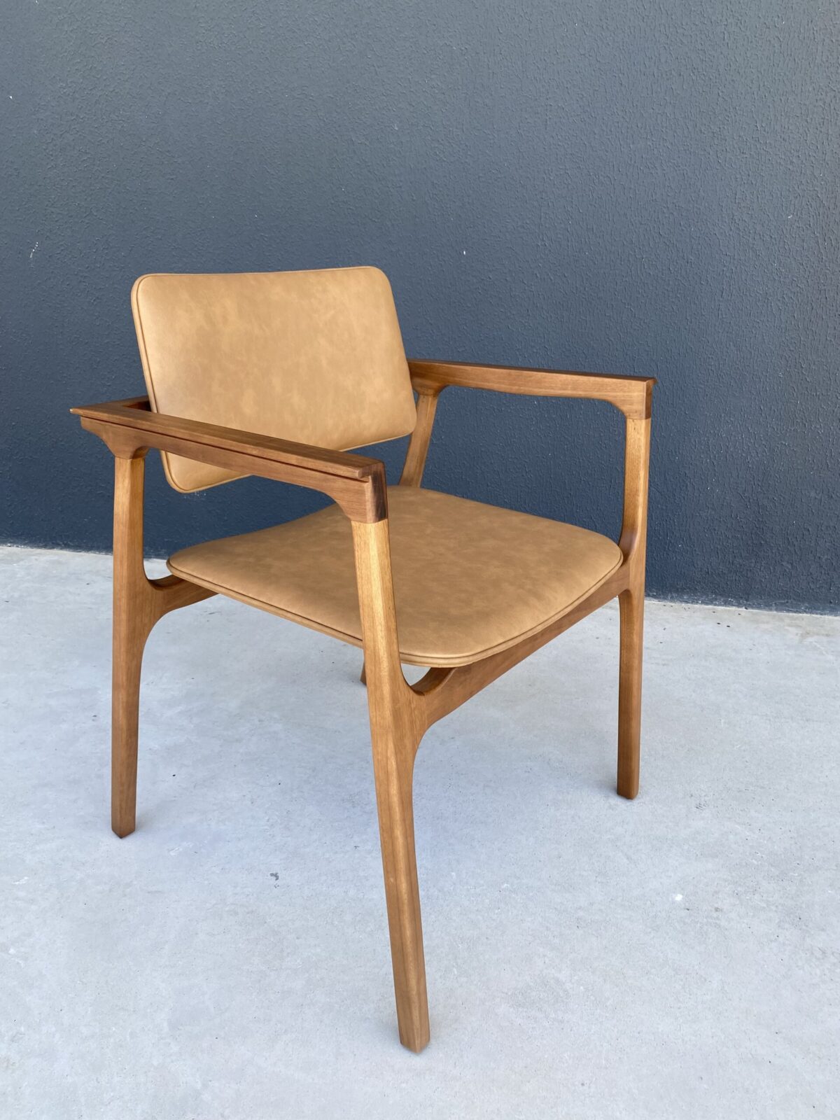 CADEIRA FENICE EM MADEIRA - Imagem 2