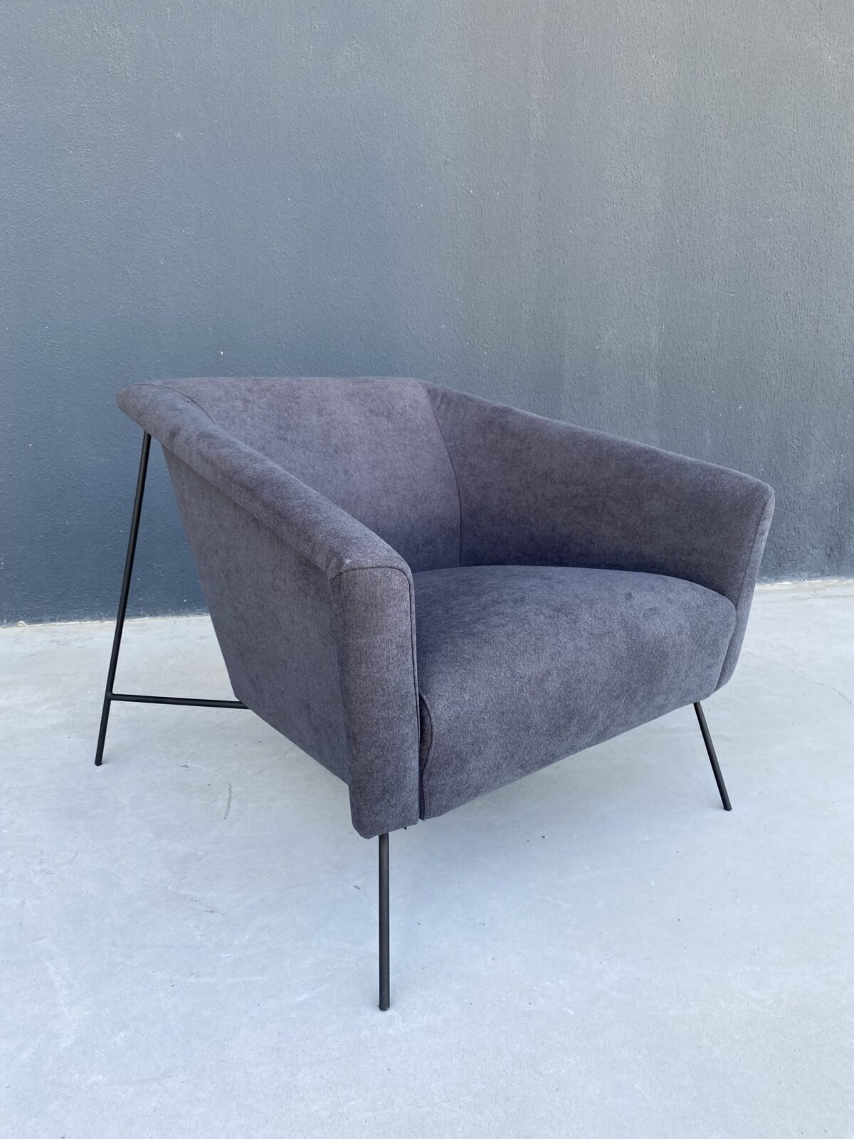 POLTRONA CALEDONIA BASE ACO PRETO TEC P21116 88X88X75 - Imagem 4