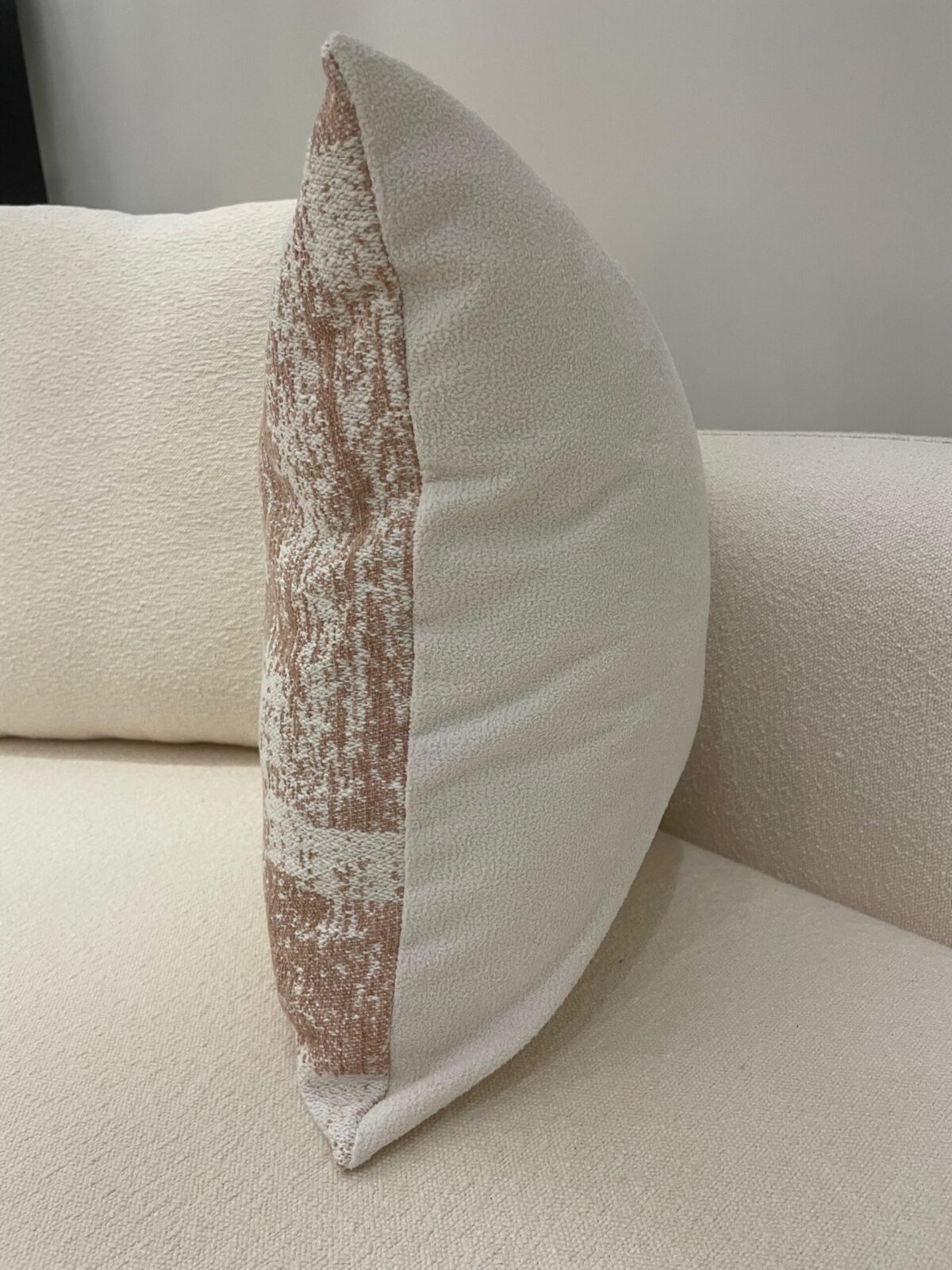 ALMOFADA BOHO CHIC LINHO ROSA SALMAO 50X50 REF 3108 - Imagem 3