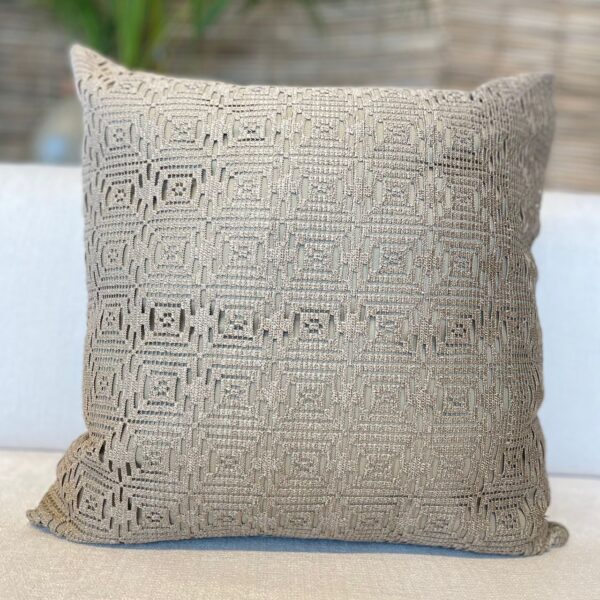 ALMOFADA QUADRADA CAMUCA E VERSO DEL RUIZ DOURADO 52X52