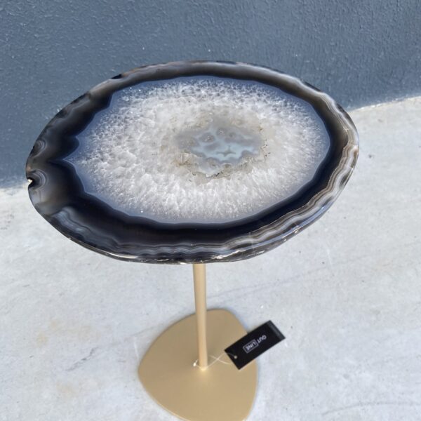 MESA CINZEL BAIXA BASE DURADA TAMPO PEDRA NATURAL