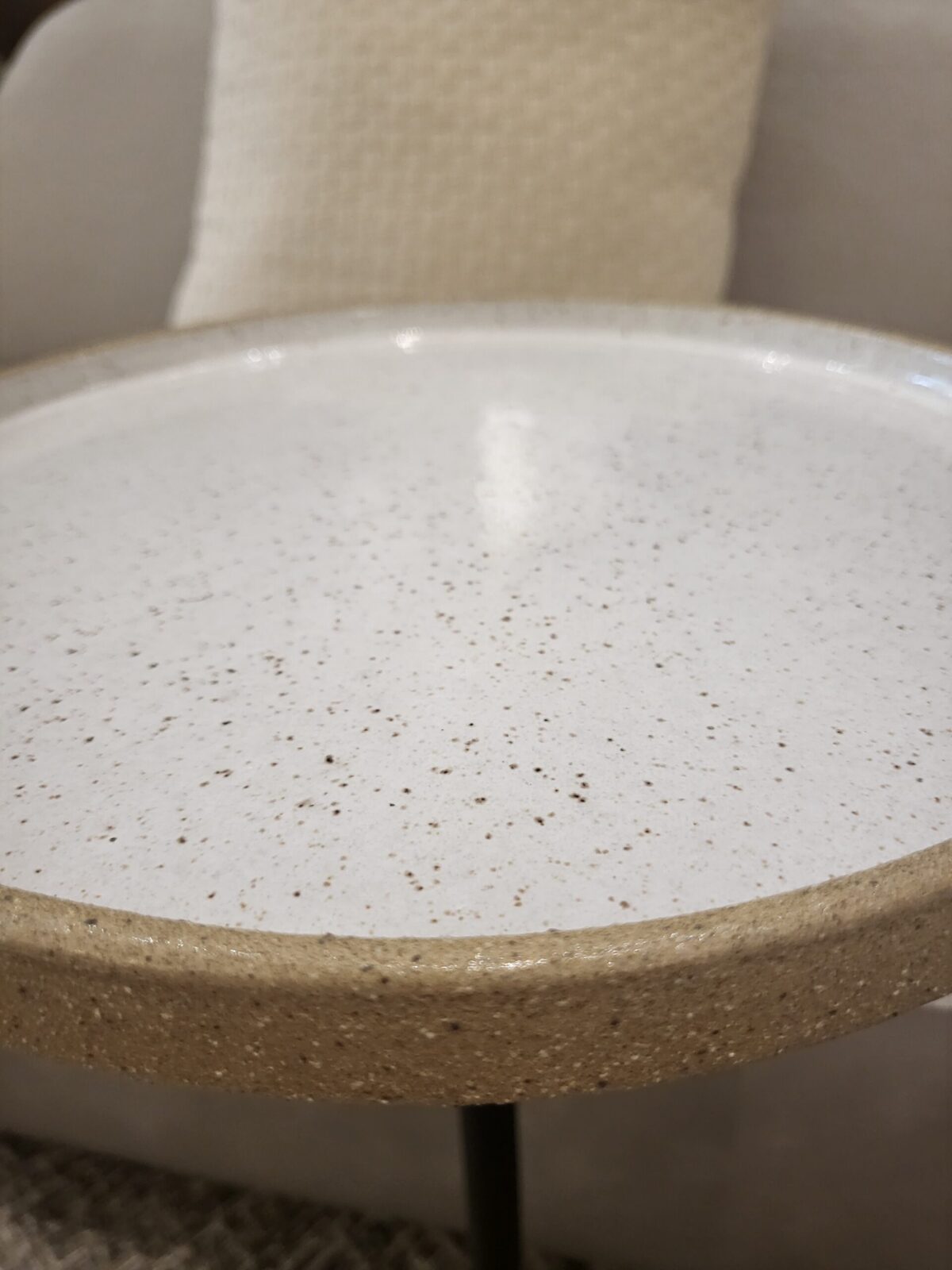 MESA FLUTUANTE ALUMINIO BASE PEDRA QUARTZO VERDE 60X26 CM - Imagem 2