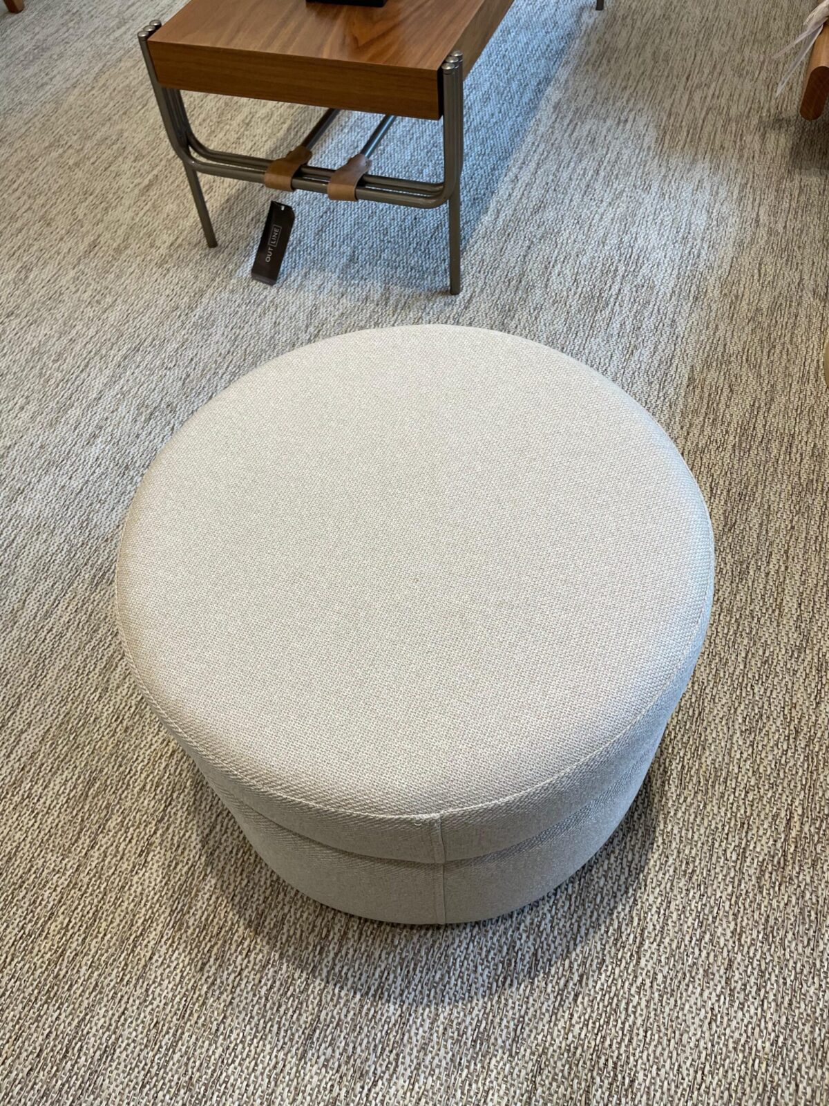 PUFF ERIN PREMIUM LINHO BEGE TEC C307 45X45X32 - Imagem 3