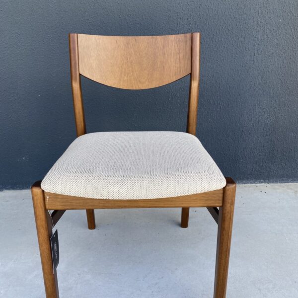 CADEIRA DUTO BASE IMBUIA TEC H56 50X50X80