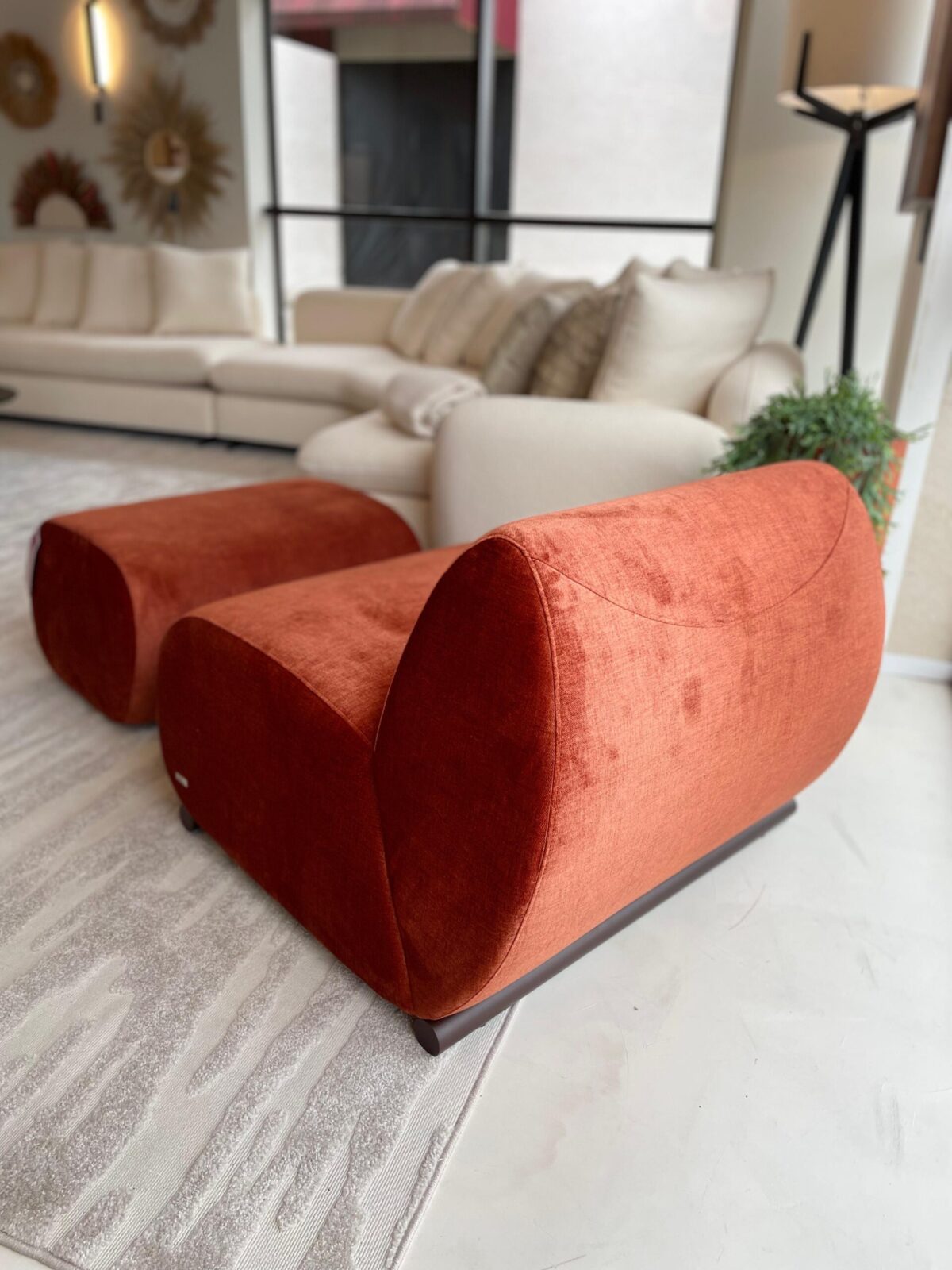 POLTRONA ANAHI COM PUFF TEC 2223 K 90/60X80X70 - Imagem 2