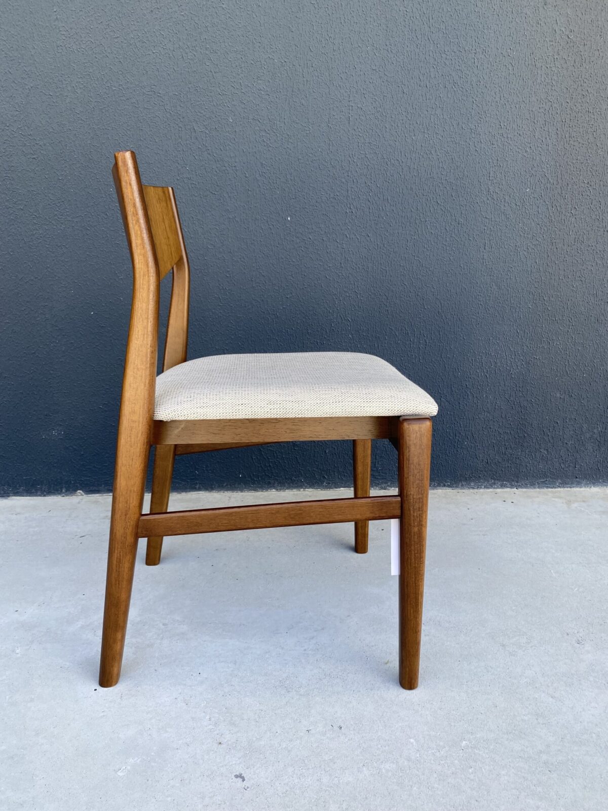 CADEIRA DUTO BASE IMBUIA TEC H56 50X50X80 - Imagem 3