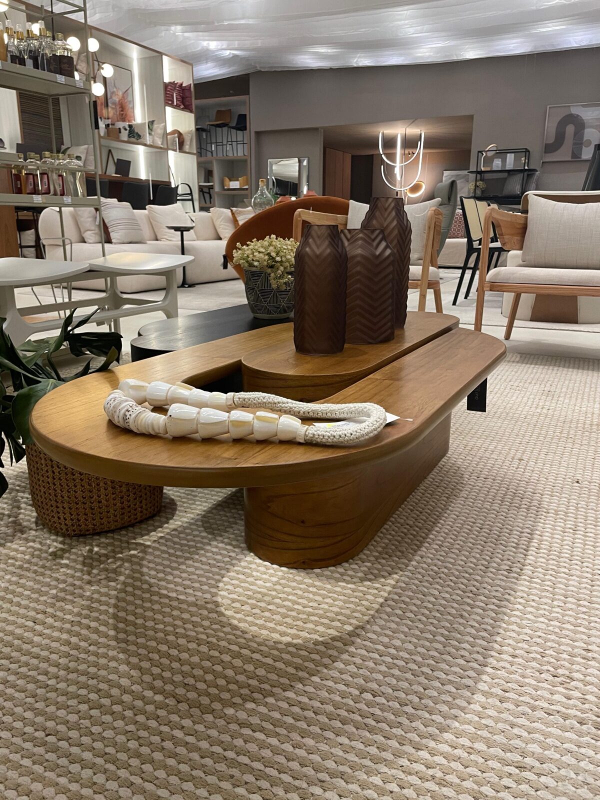 MESA CENTRO VENITA OVAL COR AMENDOA 125X60X33 - Imagem 4