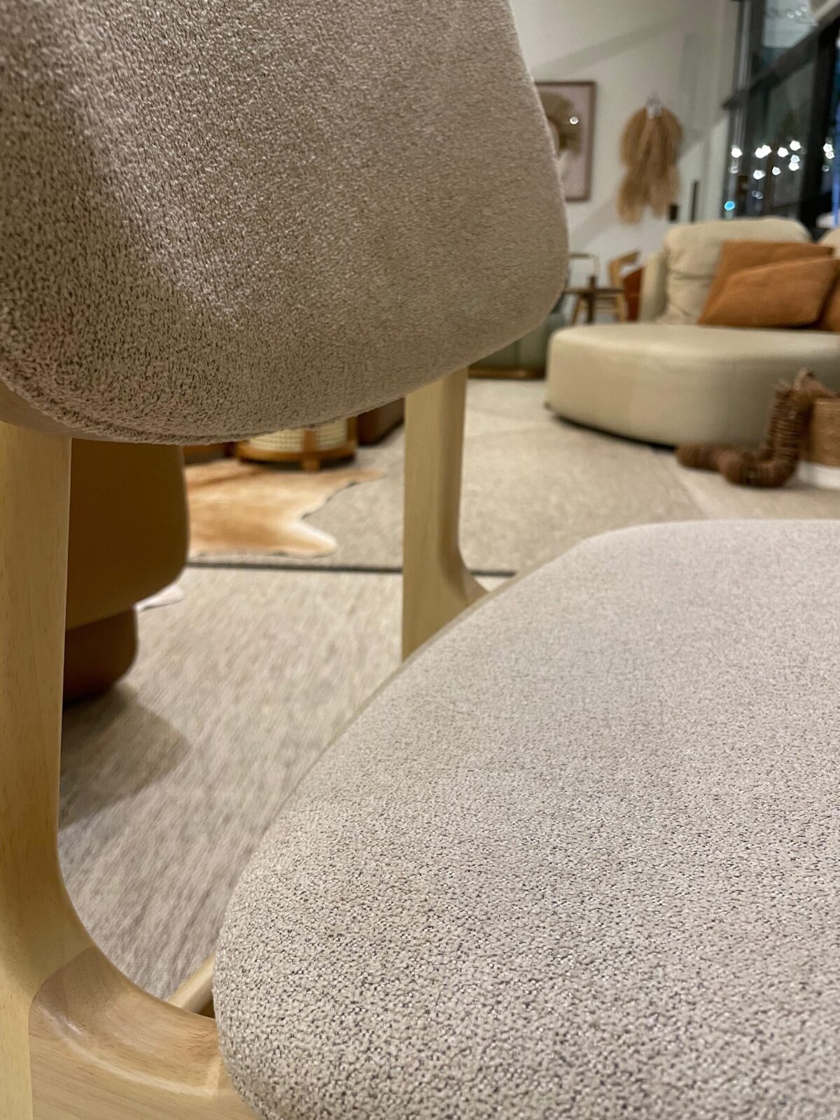 CADEIRA MEGAN CINAMOMO PALHA  TEC K-578 - Imagem 3