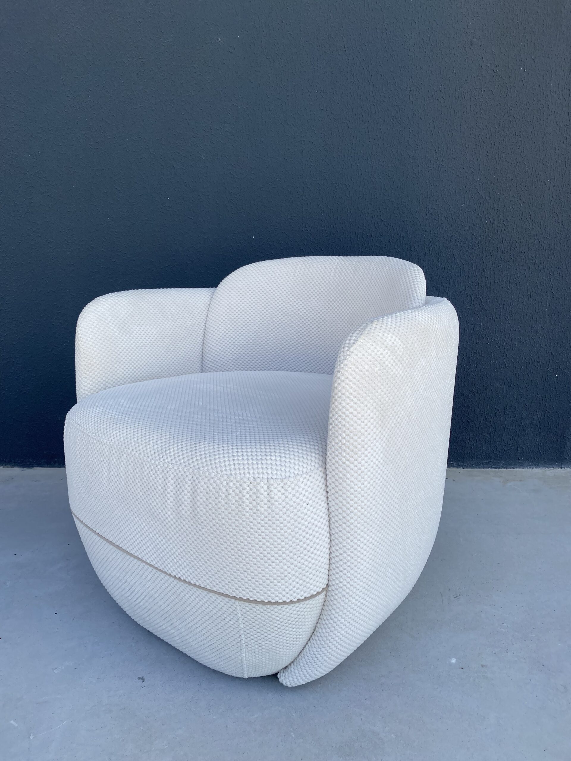 original-535.jpeg POLTRONA VESTITA 0,75 TC - 1032 VEL TRAMADO TOPAZIO NEVE 01 - Imagem 1