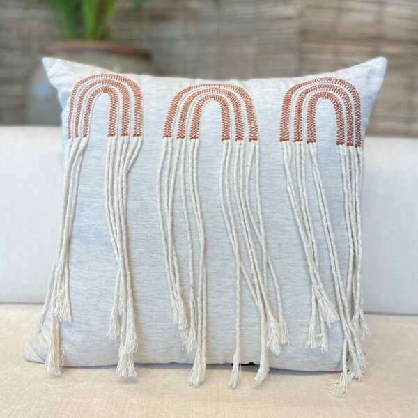 ALMOFADA LINHO CRU 52X52 C/APLIQ MACRAME OCRE MOD2