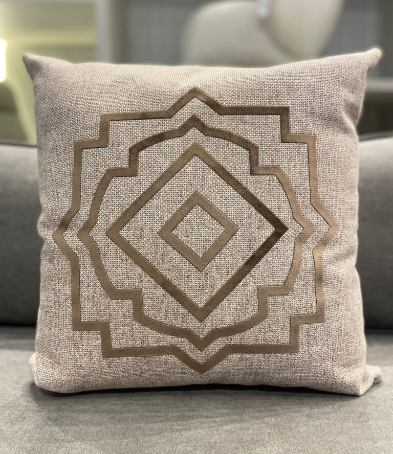 Almofada Quadrada Veludo Off White e Veludo Cappccino 52x52
