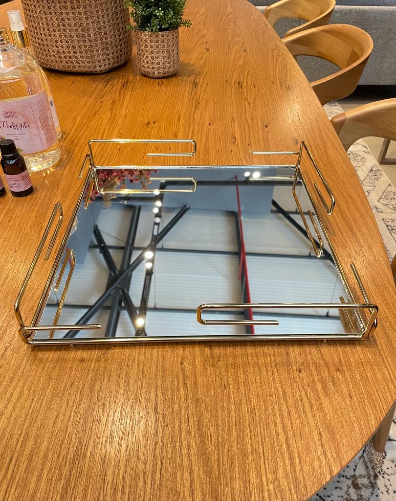 original-582.jpeg BANDEJA GRETHA - 35,5 X 35,5 CM - DOURADA - Imagem 1