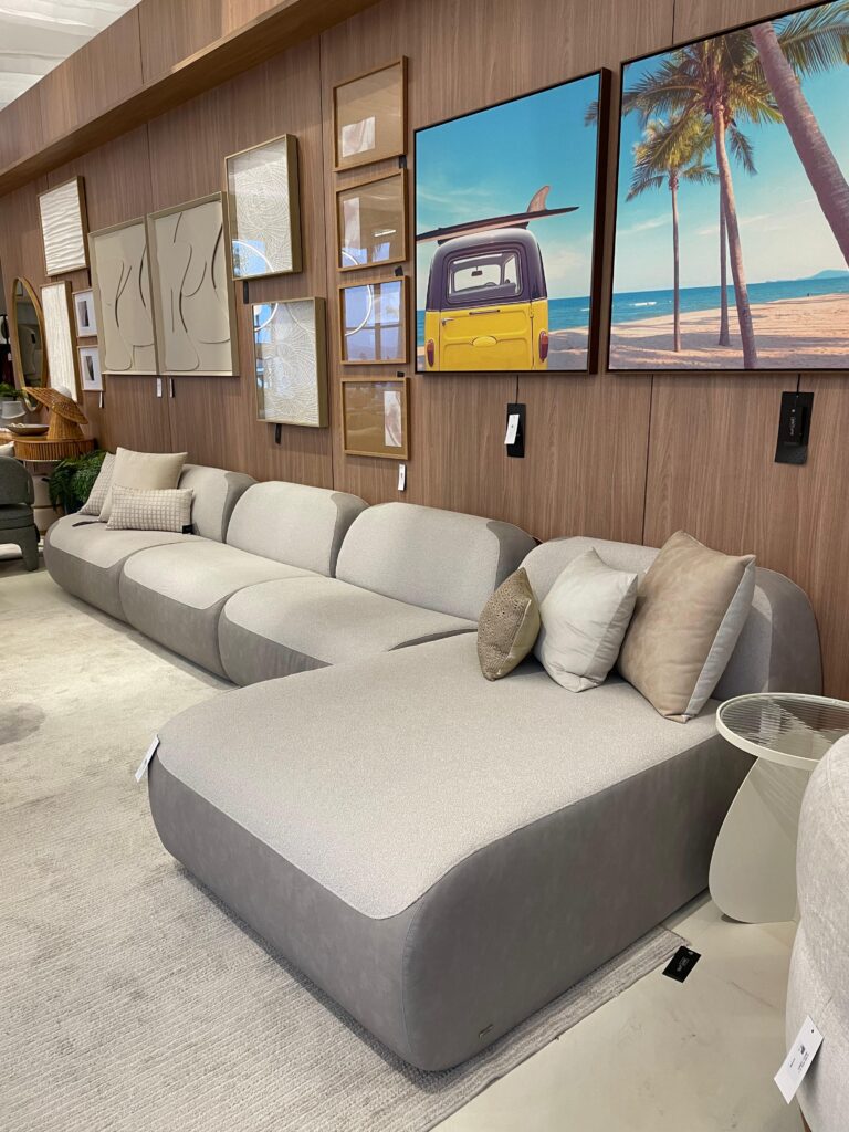 Como compor aparador, espelho e decoração no hall de entrada