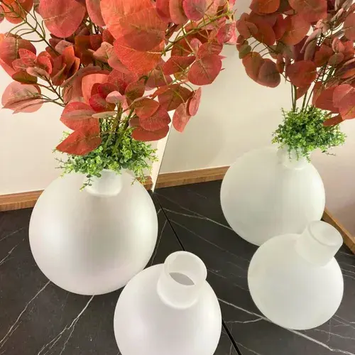 Vaso em Vidro Branco Leitoso M