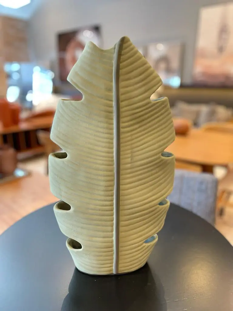 Escultura Ceram. Folha Verde