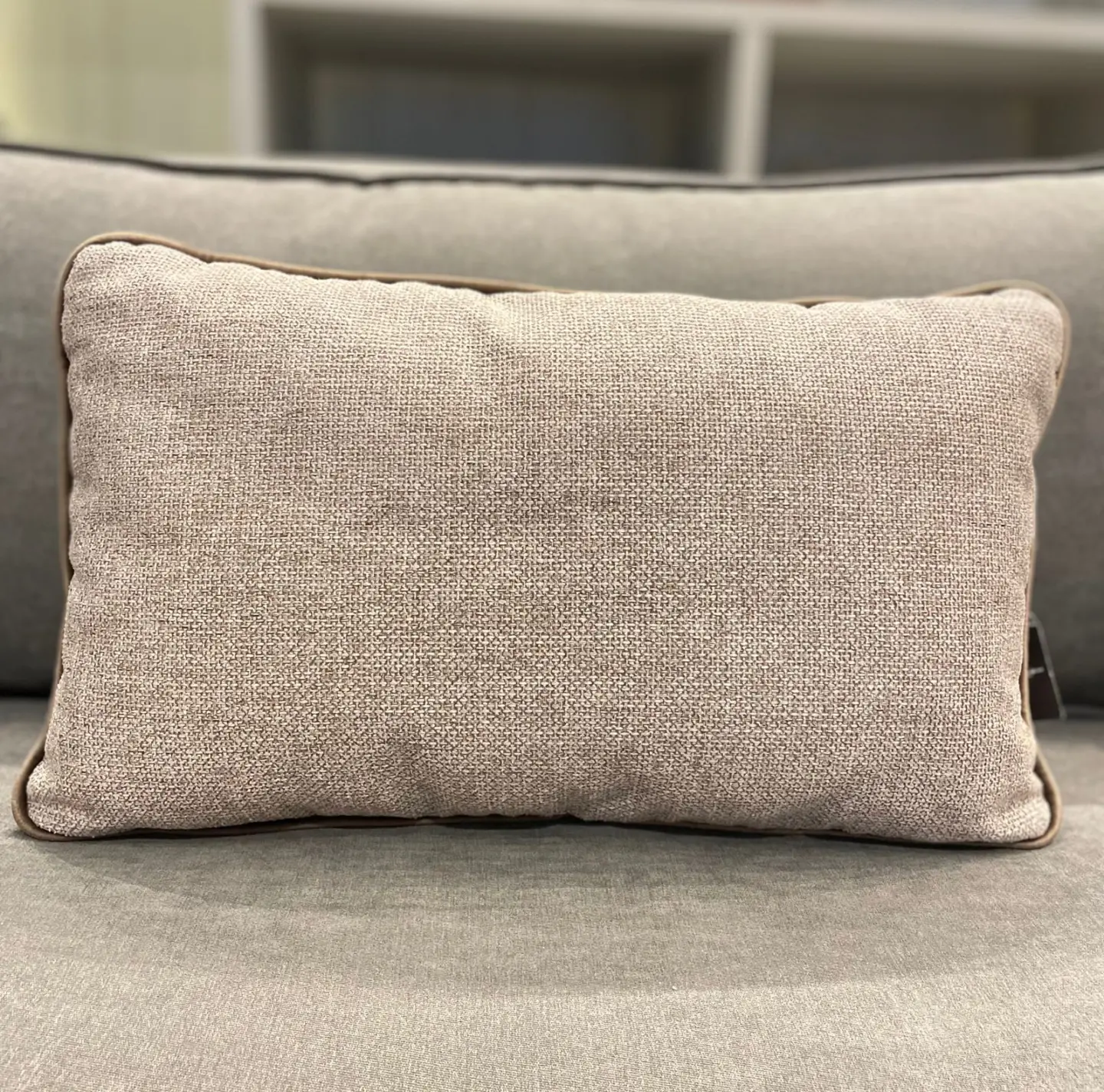 Almofada Lombar Off White Eveludo Cappuccino 32x52