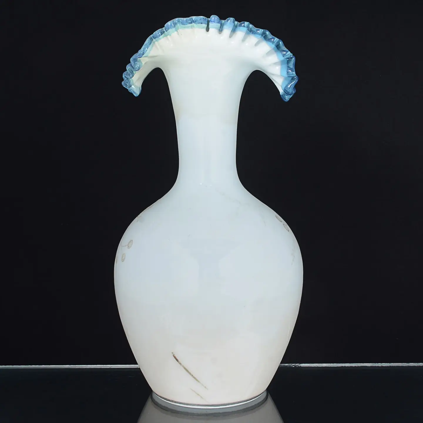 Vaso em Vidro Branco Leitoso