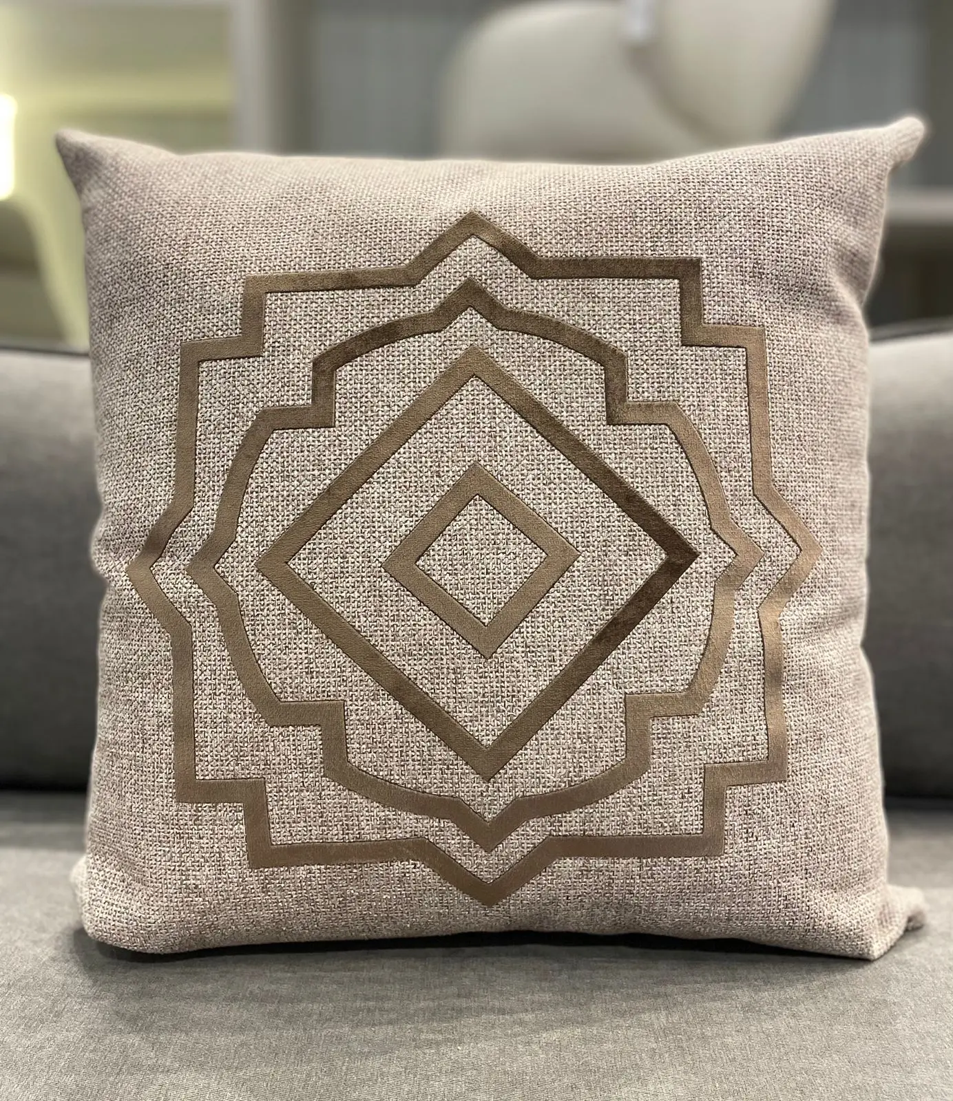Almofada Quadrada Veludo Off White e Veludo Cappccino 52x52